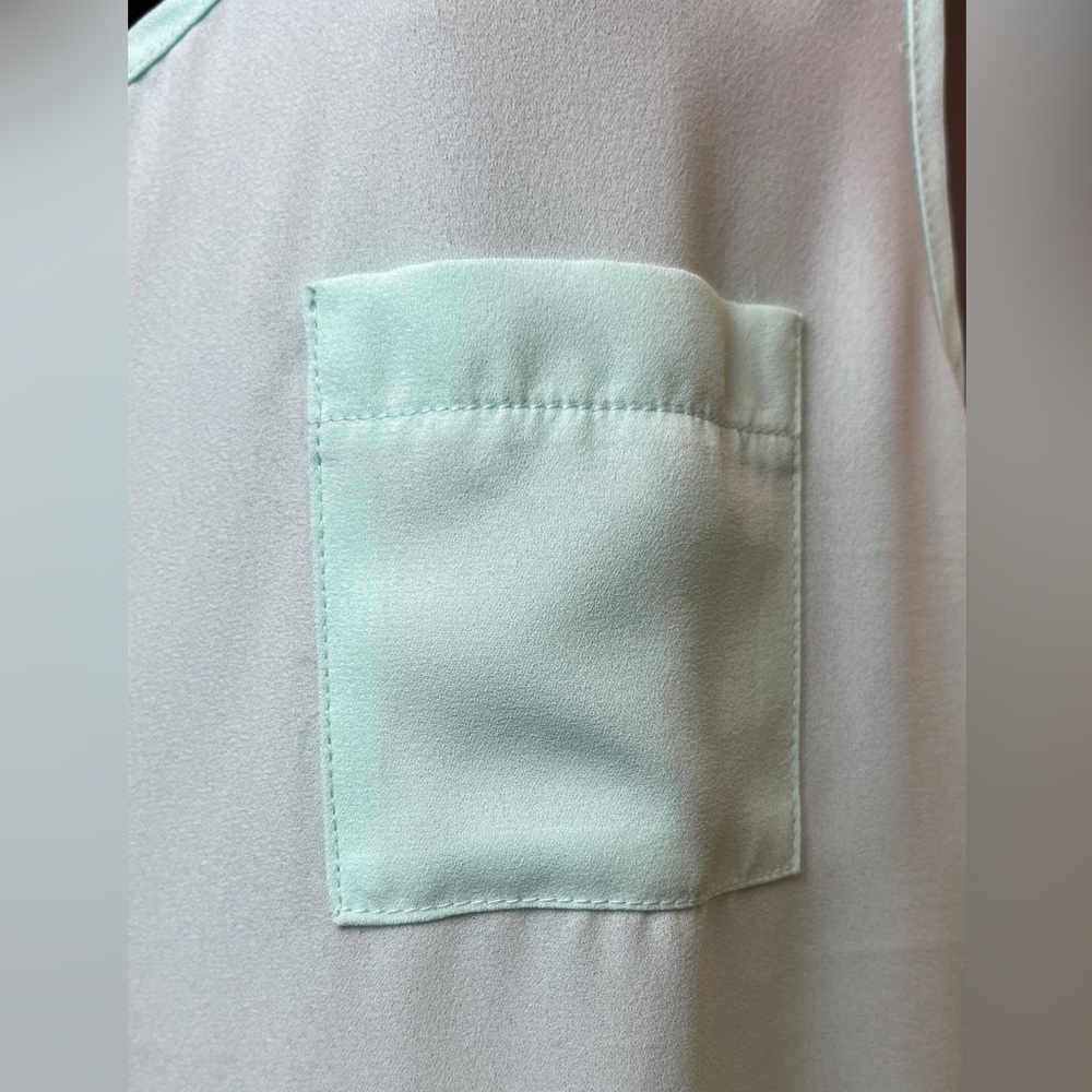 ALI & KRIS Mint Green Crisscross Back Blouse - Small - Picture 2 of 8